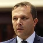 ВЛАСТА СЕ ОБИДУВА ДА МАНИПУЛИРА СО ВОЛЈАТА НА БИРАЧИТЕ