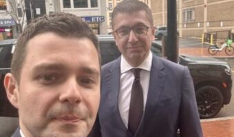 БЕСМИСЛЕНОСТА НА НАДВОРЕШНАТА „МИЦ-МУЦ“ ПОЛИТИКА
