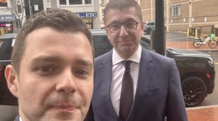 БЕСМИСЛЕНОСТА НА НАДВОРЕШНАТА „МИЦ-МУЦ“ ПОЛИТИКА