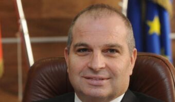КАРАЏОВ КОНТРА НИКОЛОВСКИ ЗА КОРИДОРОТ 8: РАСКАЖУВА ПРИКАЗНИ ЗА ДОБРА НОЌ