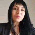 ТOКСИЧНАТА УТОПИЈА НА КОУЧ-ВАЈБОТ Е ПСИХИЛОШКО НАСИЛСТВО ВРЗ СИРОМАШНИОТ ЧОВЕК