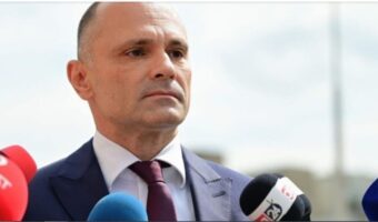 ЛАЖНИ АНКЕТИ ШТО СОКРИВААТ ГОЛЕМА ЕРОЗИЈА НА ГЛАСОВИТЕ