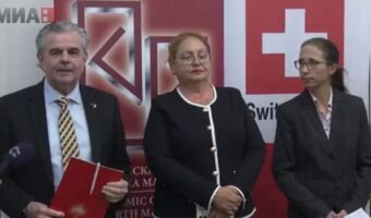 ПЕШЕВ: НА МАКЕДОНИЈА И Е ПОТРЕБЕН КВАЛИТЕТ, А НЕ ФАБРИКА ЗА ПЕЧАТЕЊЕ ДИПЛОМИ