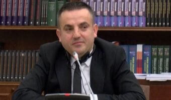 КОЈ Е АДЕМ ЧУЧУЉ, НОВИОТ ВЕРОЈАТЕН ШЕФ НА ДКСК