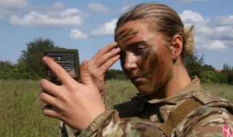 СE ПОВЕЌЕ ЖЕНИ ВО ЕВРОПА ЧЕКААТ РЕГРУТАЦИЈА ЗА ОДБРАНА ОД РУСИЈА