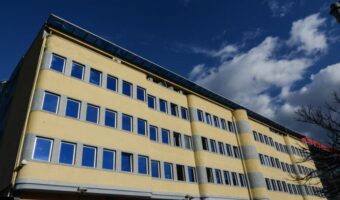 АНАЛИЗА: НАД 1 МИЛИЈАРДА ЕВРА, ИСТОРИСКИ ТРАНСФЕР ОД БУЏЕТОТ ДО ПИОМ ЗА ПЕНЗИИ – „ЛИНЕАРКАТА“ ПОД „ЛУПА“