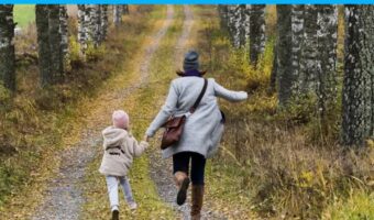 КAКО ГИ ОДГЛЕДУВААТ СВОИТЕ ДЕЦА ВО ФИНСКА?