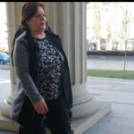 КAТИЦА ИЗЛЕГУВА, ВЛАСТА ГОРИ