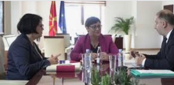 МОЈ ДДВ: ЕЛЕНА КОНТРА ГОРДАНА