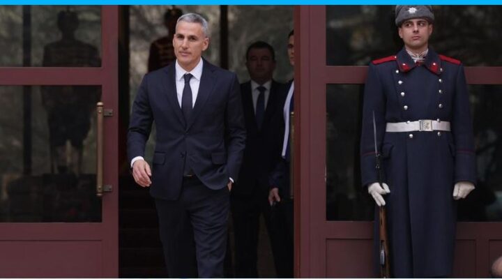 СЛУЖБЕНИОТ КАБИНЕТ НА ЃУРОВ: ВЕТУВАЧКИ, ЕКСПЕРТСКИ И ИЗНЕНАДУВАЧКИ