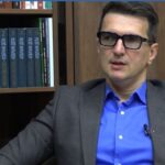 ПРОФЕСОР ЈОВЕВСКИ: ПРОБЛЕМОТ НЕ Е МИНИМАЛНАТА ПЛАТА, ТУКУ КАКО ДА РАСТАТ ПРИМАЊАТА НА 80 ОТСТО ОД ВРАБОТЕНИТЕ