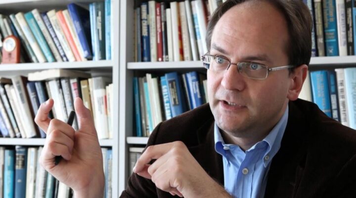 ДЕМОКРАТИТЕ ГОВОРАТ ЗА ПРЕТСЕДАТЕЛОТ ТРАМП ДЕКА ИМА „НАРУШЕНО ЗДРАВЈЕ“