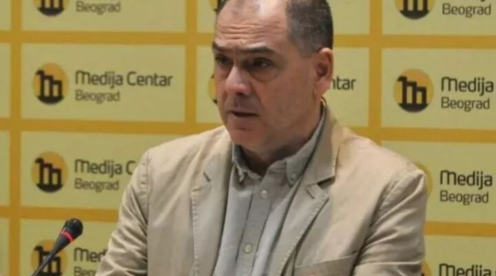 АНАЛИТИЧАРОТ КОЈ ЈА РАЗОТКРИ ЛАГАТА НА ВУЧИЌ ЗА „СТУДЕНТСКИОТ“ ЗВУЧЕН ТОП, ПОБЕГНА ОД СРБИЈА