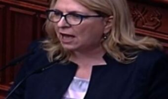 НИКОЛОВА: ВО ОВАА ВЛАДА АКЕ НЕ УСПЕЕТЕ ВО ЕДНА, ВЕ ПРЕМЕСТУВААТ НА ДРУГА ФУНКЦИЈА