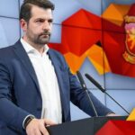 ВЛАДИНА ДИОПТРИЈА: ПАРИ ЗА АВИОН ИМА, ПАРИ ЗА ПЛАТА НЕМА