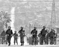 АХМЕТИ, БУЧКОВСКИ И ТАЧИ СО СПРОТИВСТАВЕНИ СВЕДОШТВА ЗА 2001