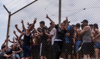 СОВРШЕНА ЛУЊА ЗА КРАЈНОДЕСНИТЕ И ПРОТИВНИЦИТЕ НА ЕУ