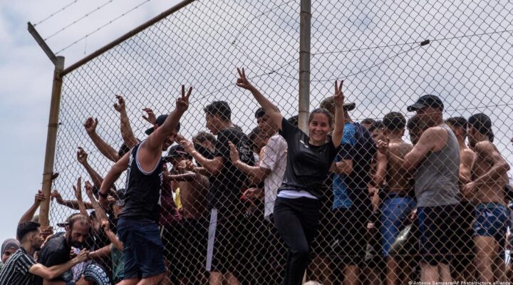 СОВРШЕНА ЛУЊА ЗА КРАЈНОДЕСНИТЕ И ПРОТИВНИЦИТЕ НА ЕУ