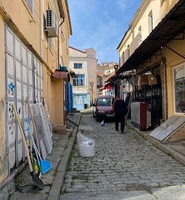 ЕКОНОМИЈА: ПОЛОШО ОД СРБИЈА СТОЈАТ САМО НИВНИТЕ ТРИ СОСЕДИ