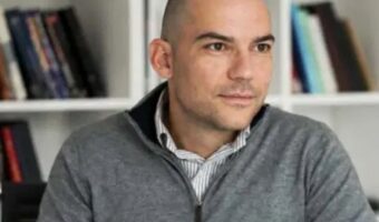 АЛГОРИТМИТЕ, СТРАВОТ И ПОДЕМОТ НА РАДИКАЛНАТА ДЕСНИЦА