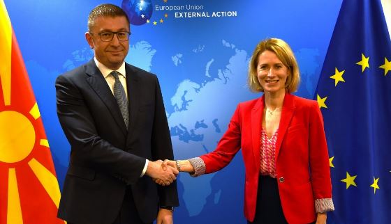 ФОН ДЕР ЛАЈЕН НЕ НЕ ЗАОБИКОЛУВА, ПРЕГОВОРИТЕ ЗА ЧЛЕНСТВО СЕ ПОДАЛЕКУ